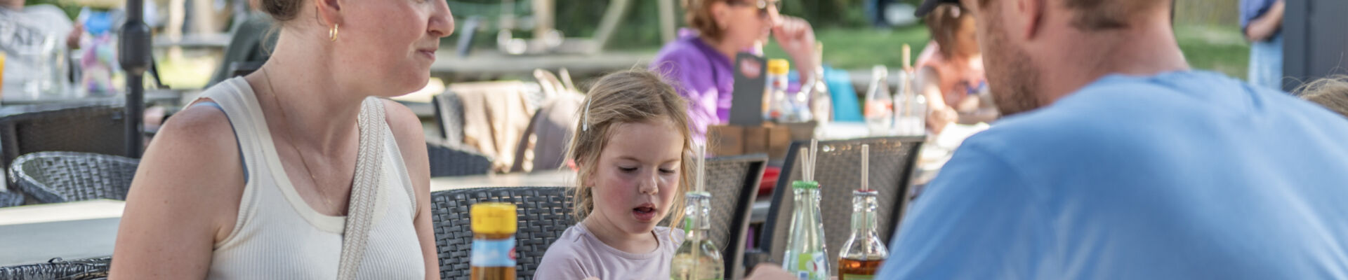 In het pannenkoekenrestaurant van Camping de Meulinge/ Speelboerderij Pierewiet trakteer je je kids én jezelf op de heerlijkste pannenkoeken.